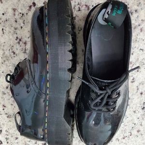 DOC MARTENS Low-rise Platform Black with Rainbow Effect women's sz 10
